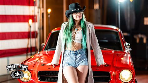 Feb 21, 2021 · Brianna Harness is the great-granddaughter of Waylon Jennings and the daughter of Struggle Jennings. She talks about her debut album, her musical influences and her relationship with her father in this …